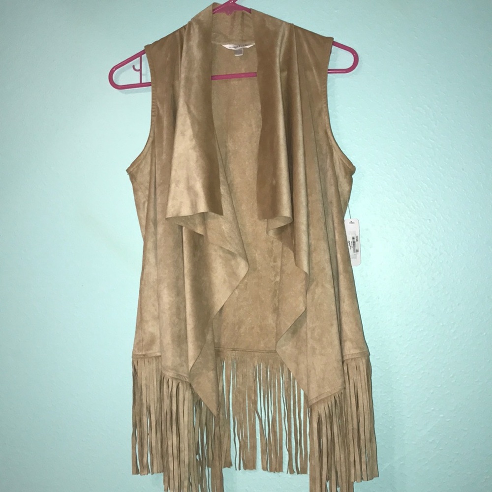 CUTE AND COMFY VEST